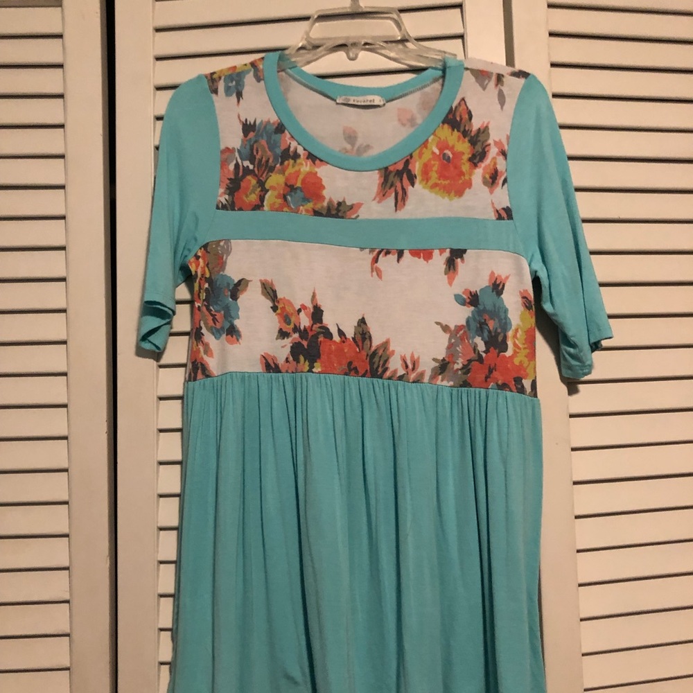 Veveret tunic. Size small. Gently used.